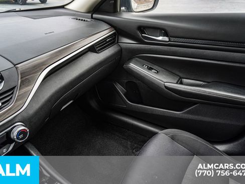 Used 2024 Nissan Altima 2.5 SV FWD image 46