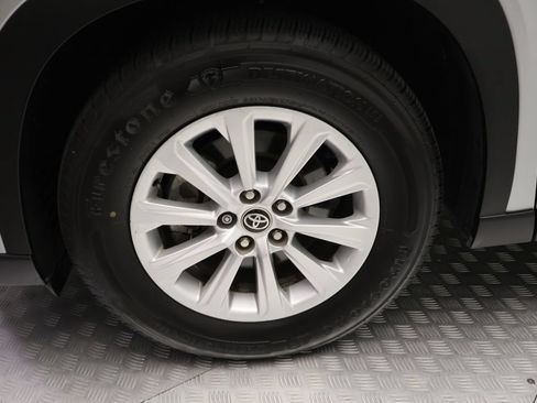 Certified 2024 Toyota Grand Highlander FWD image 4