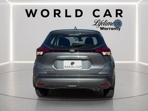 Used 2025 Nissan Kicks Play S FWD image 4
