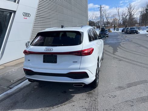 Used 2025 Audi Q5 Premium w/ Convenience Package image 30