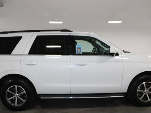 Used 2020 Ford Expedition XLT w/ Equipment Group 202A AWD/4WD image 12
