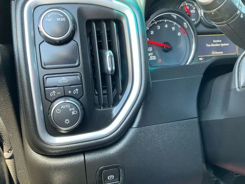 Used 2021 Chevrolet Silverado 1500 LT image 35