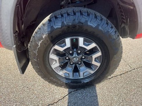Used 2019 Toyota Tacoma TRD Off-Road image 13