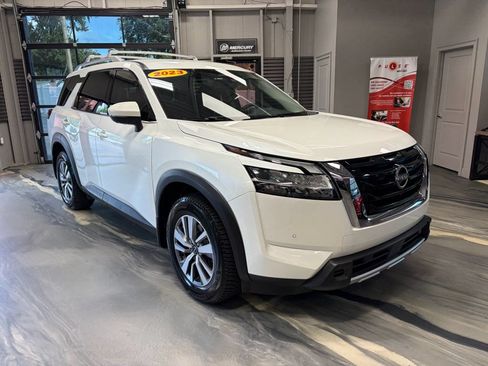 Used 2023 Nissan Pathfinder SL AWD/4WD image 1