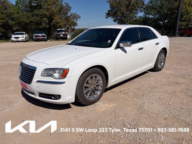 Used 2013 Chrysler 300 C RWD image 3