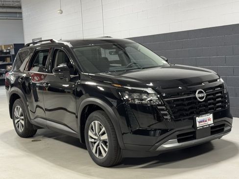 New 2026 Nissan Pathfinder SL AWD/4WD image 2