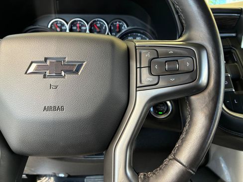 Used 2021 Chevrolet Suburban Z71 w/ Z71 Signature Package AWD/4WD image 28