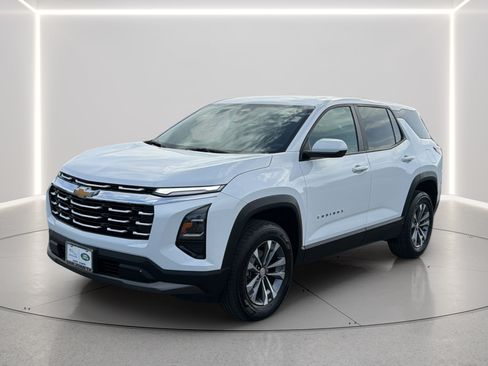 Used 2026 Chevrolet Equinox LT FWD image 9