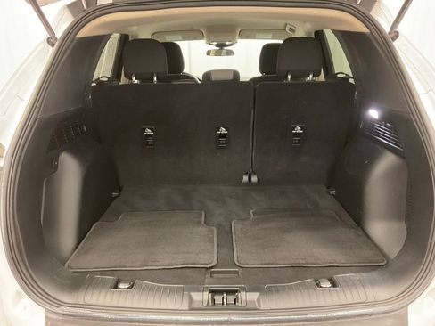 Used 2020 Ford Escape SE image 13