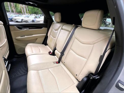 Used 2017 Cadillac XT5 Premium Luxury w/ LPO, Wheel Lock Package FWD image 20