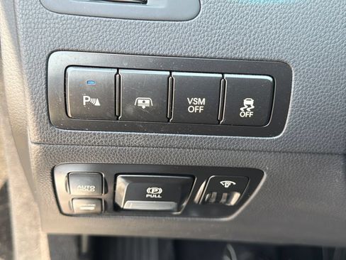 Used 2013 Hyundai Equus Signature RWD image 29