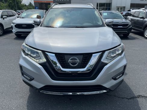 Used 2017 Nissan Rogue SL w/ SL Premium Package AWD/4WD image 3