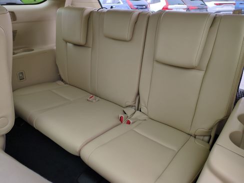 Used 2019 Toyota Highlander Limited Platinum FWD image 33