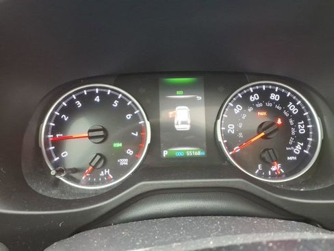 Used 2021 Toyota RAV4 XLE Premium image 10