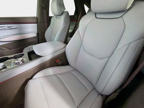 New 2026 Genesis GV70 2.5T Advanced AWD/4WD image 11