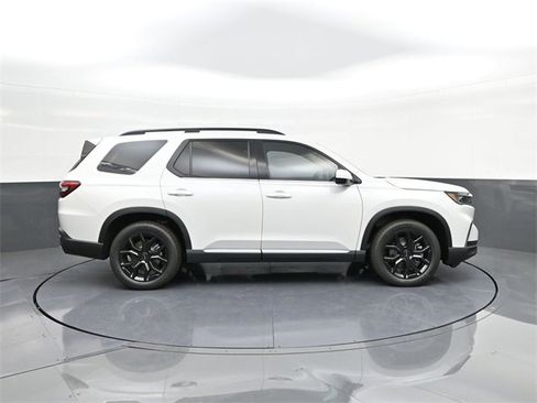 New 2025 Honda Pilot Touring image 22