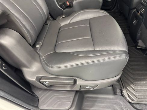 Used 2023 Subaru Ascent Limited w/ Technology Package image 32