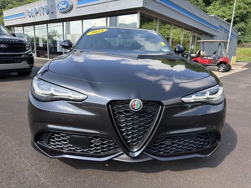 Used 2024 Alfa Romeo Giulia Veloce RWD image 10