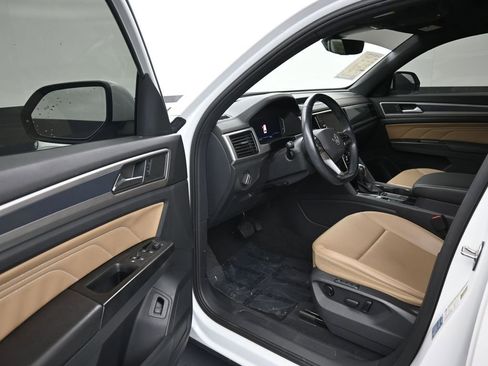 Used 2020 Volkswagen Atlas Cross Sport SEL image 10