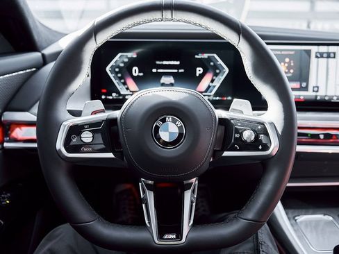 Used 2025 BMW 760i xDrive w/ Premium Package AWD/4WD image 56