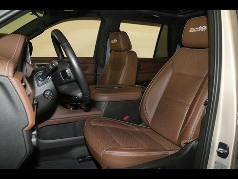 Used 2021 Chevrolet Tahoe High Country w/ Premium Package image 26