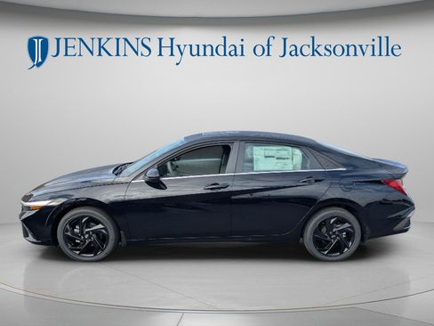 New 2026 Hyundai Elantra SEL Sport image 7