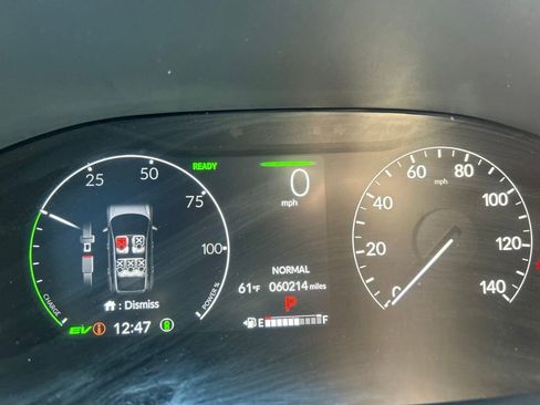 Used 2024 Honda CR-V Sport Touring image 4