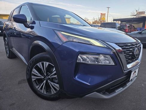 Used 2023 Nissan Rogue SV image 1