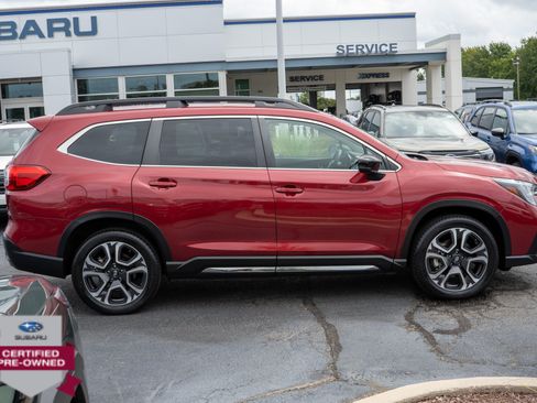 Used 2024 Subaru Ascent Limited AWD/4WD image 2