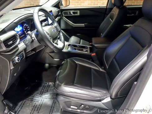 Used 2022 Ford Explorer XLT w/ Equipment Group 202A image 15