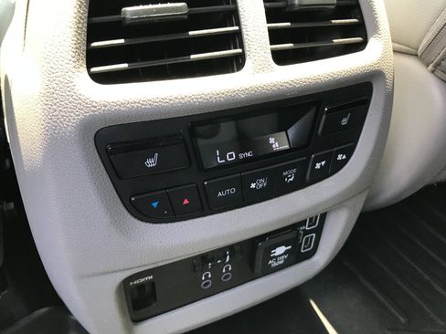 Used 2021 Honda Pilot Touring image 25
