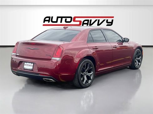 Used 2023 Chrysler 300 S image 7