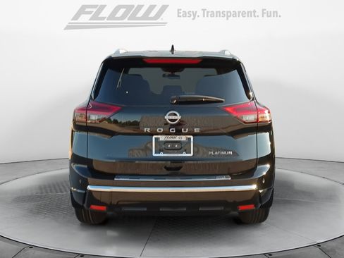Used 2024 Nissan Rogue Platinum FWD image 6