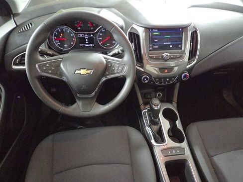 Used 2019 Chevrolet Cruze LT w/ Convenience Package image 17