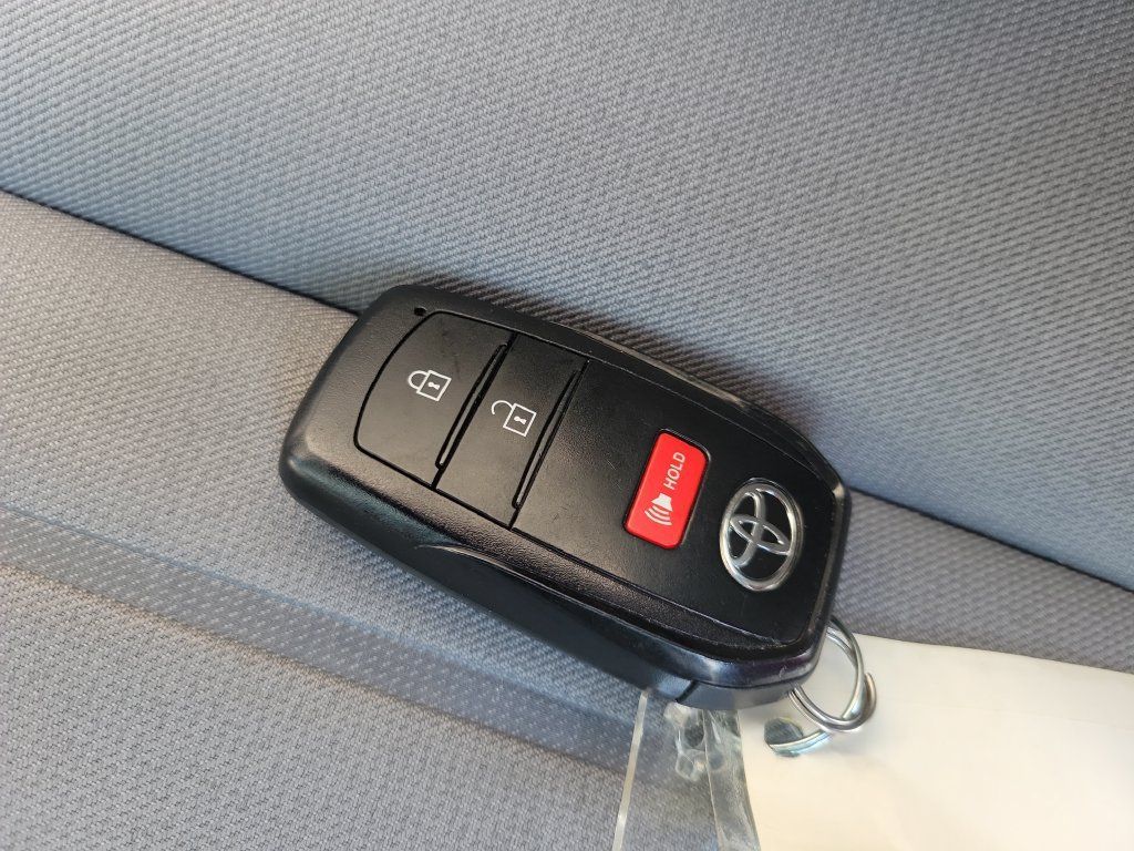 Used 2024 Toyota Tacoma TRD Sport AWD/4WD image 38