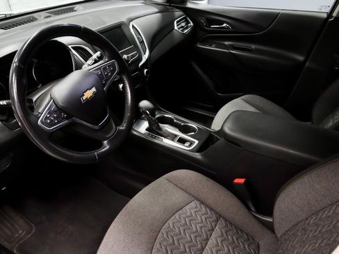 Used 2022 Chevrolet Equinox LT w/ Driver Convenience Package image 24