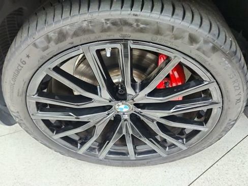 Used 2025 BMW X6 xDrive40i w/ Executive Package image 56