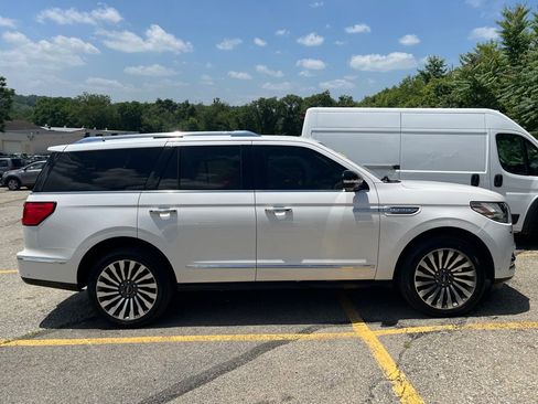 Used 2019 Lincoln Navigator Reserve AWD/4WD image 4