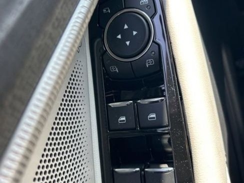 New 2026 Ford Explorer Platinum image 36