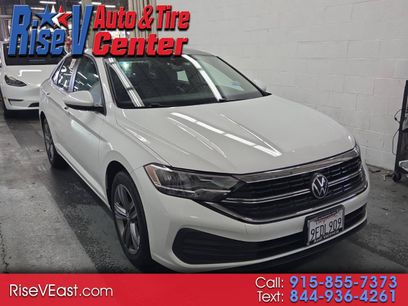 Used 2023 Volkswagen Jetta SE w/ Panoramic Sunroof Package