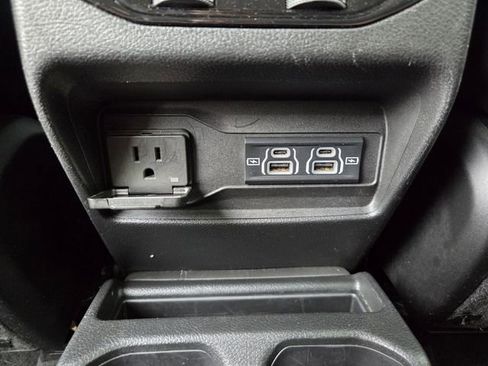 Used 2023 Jeep Grand Cherokee L Limited AWD/4WD image 16
