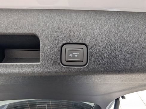 New 2026 Chevrolet Traverse RS w/ LPO, Floor Liner Package image 9