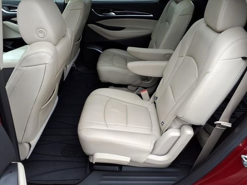 Used 2019 Buick Enclave Essence image 11