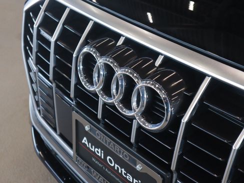 Used 2023 Audi Q3 2.0T Premium w/ Convenience Package AWD/4WD image 31