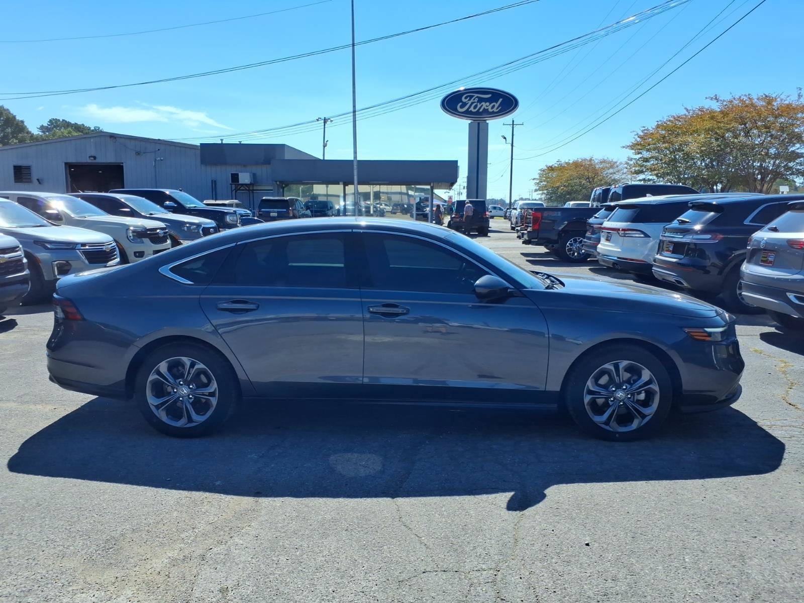 Used 2023 Honda Accord EX image 5