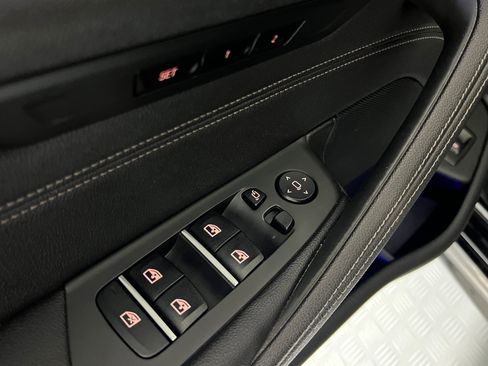 Used 2021 BMW 540i w/ M Sport Package image 12