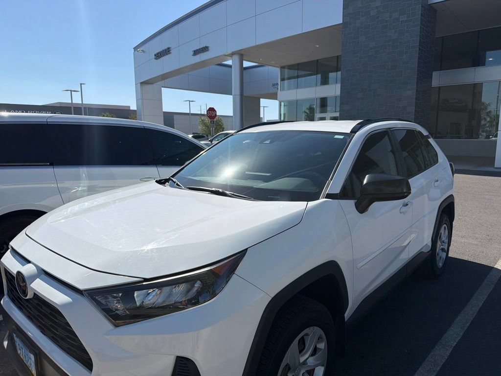 Used 2019 Toyota RAV4 LE w/ Carpet Mat Package FWD image 33