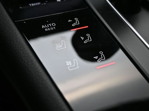 New 2026 Porsche Macan image 21