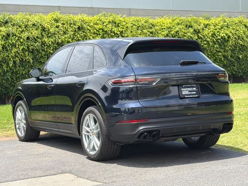 Certified 2023 Porsche Cayenne AWD/4WD image 3