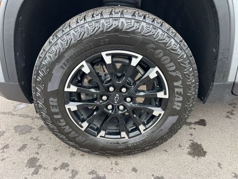 Used 2025 Chevrolet Traverse Z71 w/ Driver Confidence Package image 8